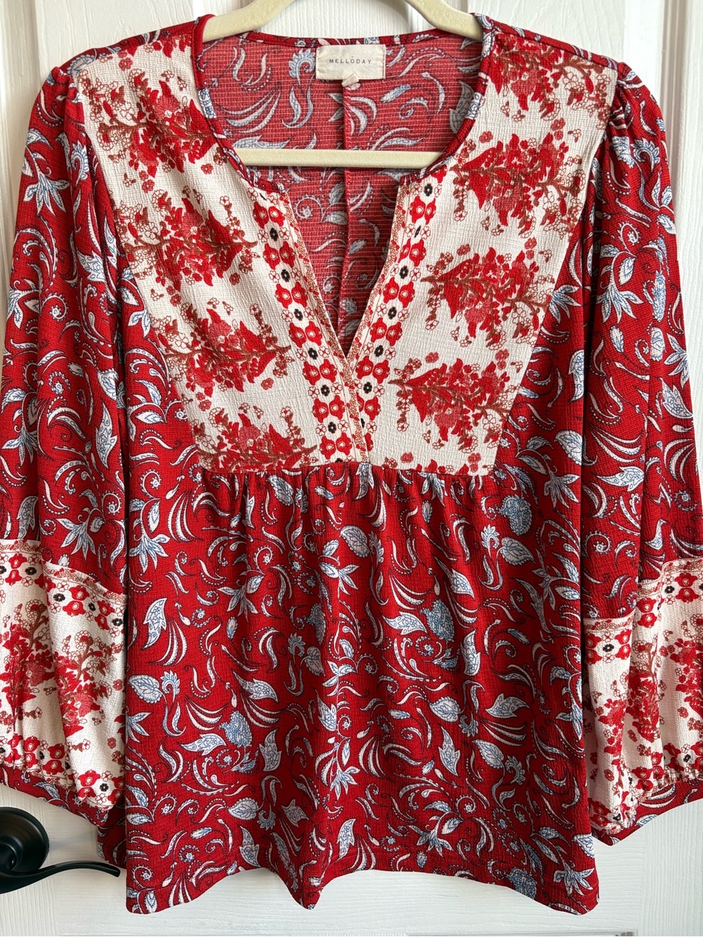 MELLODAY Mixed Media Red Floral V-Neck Peasant Top, Size Small